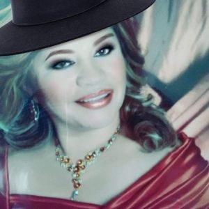 Meet your Posher, Reyna